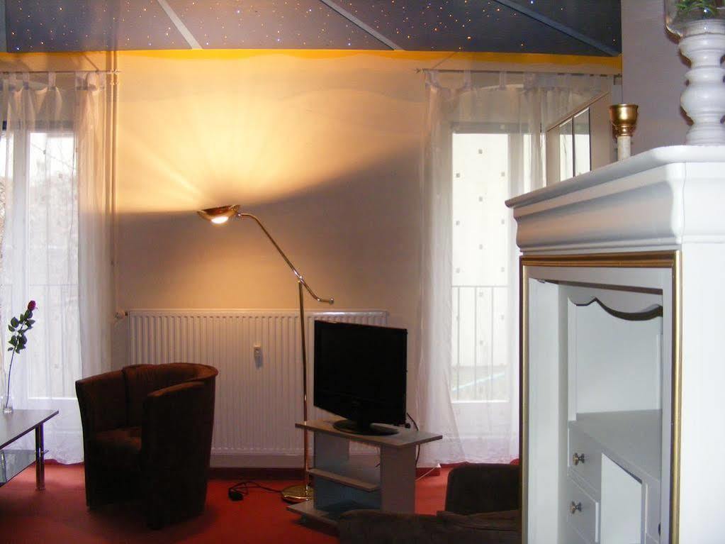 Pension Tempelhof ベルリン エクステリア 写真